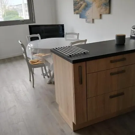 2 Chambres La Rochelle A Pied Apartamento *